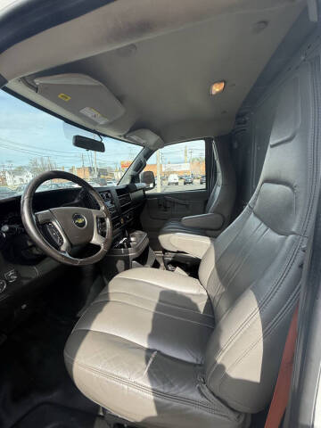 2017 Chevrolet Express 2500