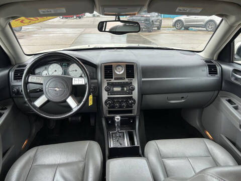 2005 Chrysler 300 Limited