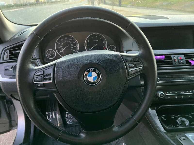 2011 BMW 5 Series 528i