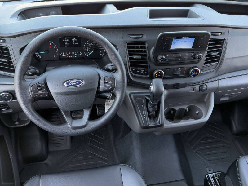 2025 Ford Transit 250