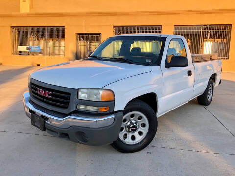 2006 GMC Sierra 1500 for sale at Xclusive Auto Sales in Colonial Heights VA