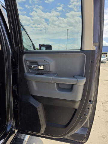 2016 RAM 1500 SLT