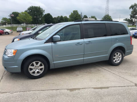 2008 Chrysler Town and Country for sale at Lanny's Auto in Winterset IA
