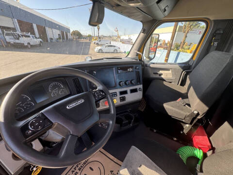 2020 Freightliner Cascadia