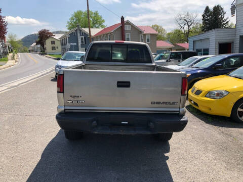 2002 Chevrolet S-10 LS