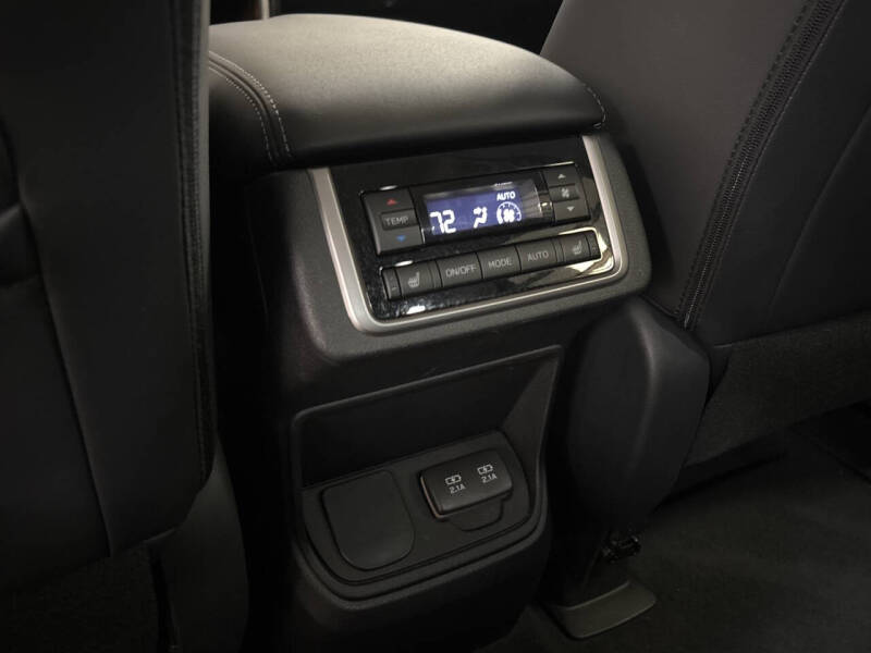 2022 Subaru Ascent Limited 8-Passenger