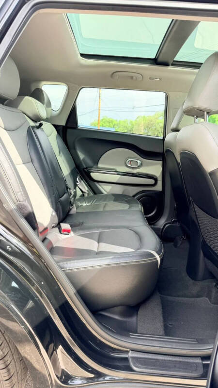 2016 Kia Soul +