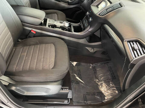 2020 Ford Edge SE