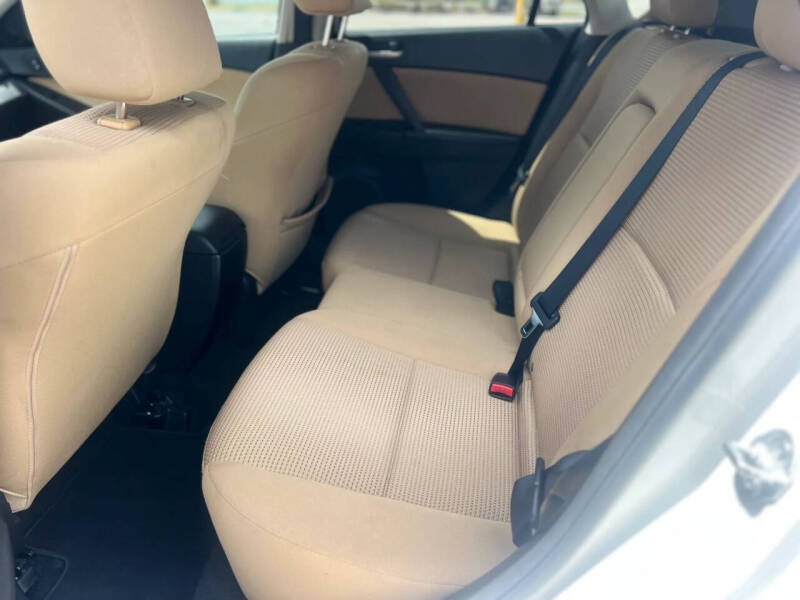 2013 Mazda MAZDA3 i Touring