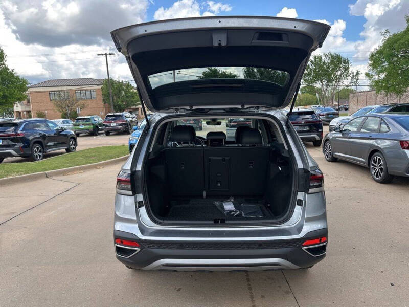 2026 Volkswagen Taos SE