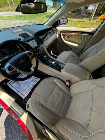 2017 Ford Taurus Limited