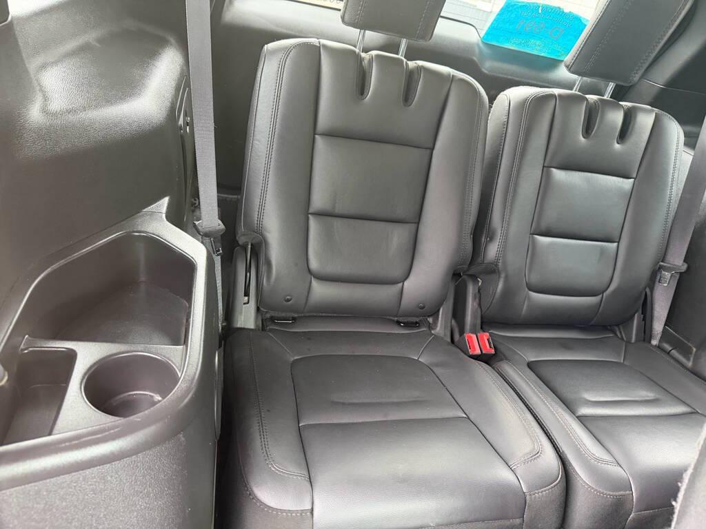 2015 Ford Explorer 45