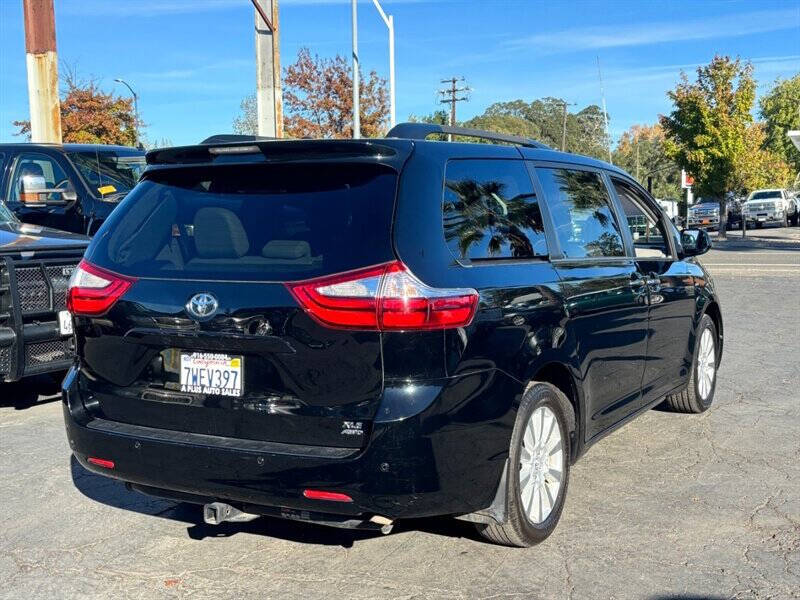2017 Toyota Sienna XLE 7-Passenger