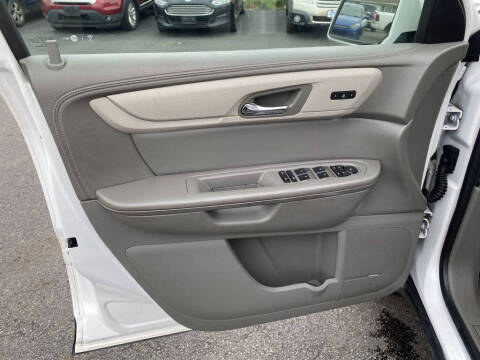 2017 Chevrolet Traverse LT