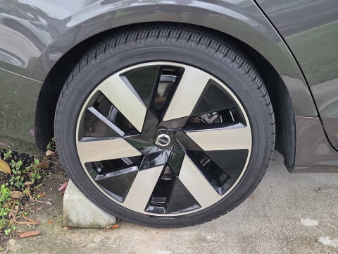 2024 Volvo S60 Recharge T8 Plus Dark Theme