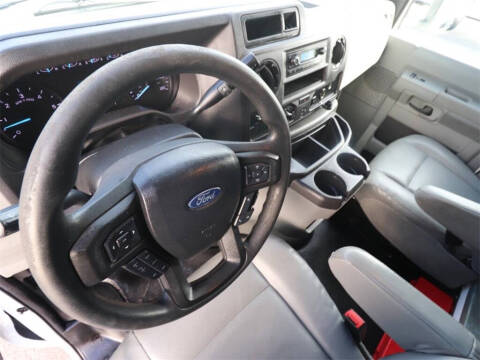 2022 Ford E-Series E-450 SD