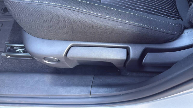 2025 Mitsubishi Outlander ES