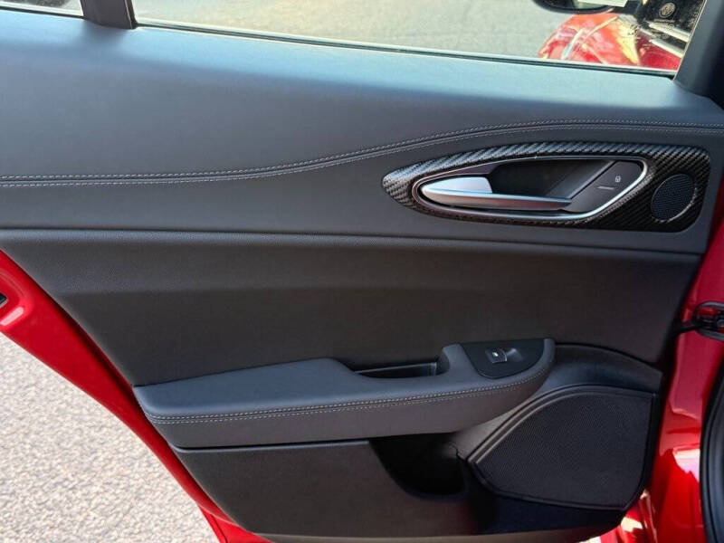 2024 Alfa Romeo Giulia Quadrifoglio