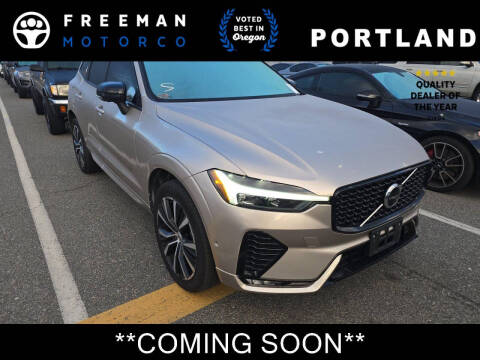 2024 Volvo XC60 B5 Ultimate Dark Theme