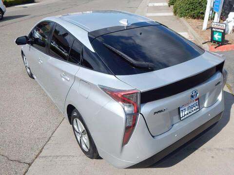 2017 Toyota Prius Two
