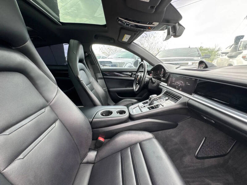 2018 Porsche Panamera