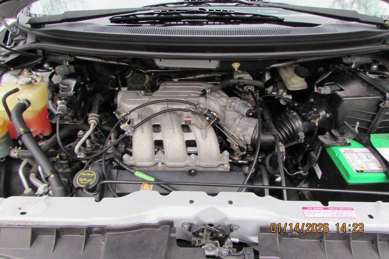 2003 Mazda MPV ES