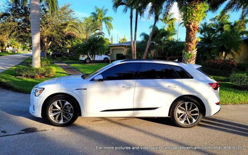 2021 Audi e-tron quattro Premium Plus