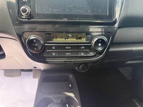 2024 Mitsubishi Mirage ES