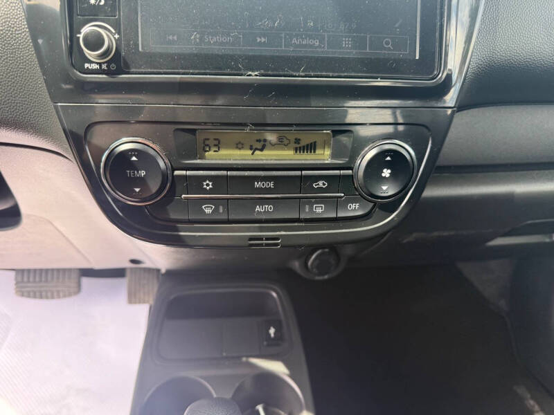 2024 Mitsubishi Mirage ES