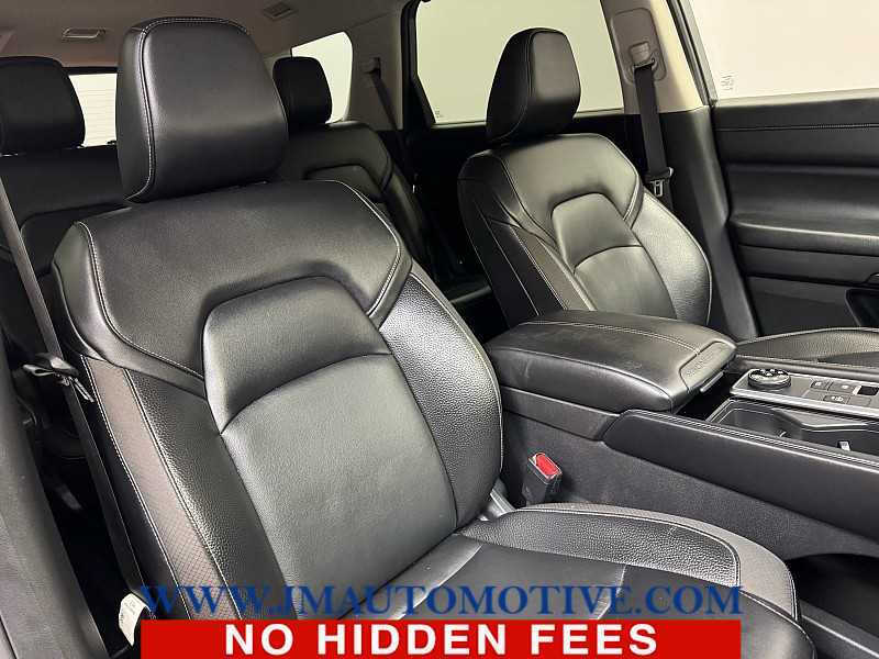 2022 Nissan Pathfinder SL