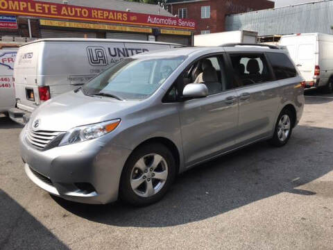 2015 Toyota Sienna LE 8-Passenger