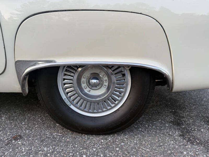 1957 Ford Thunderbird