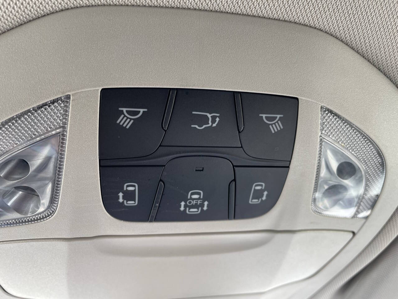 2021 Chrysler Pacifica Touring L photo 25
