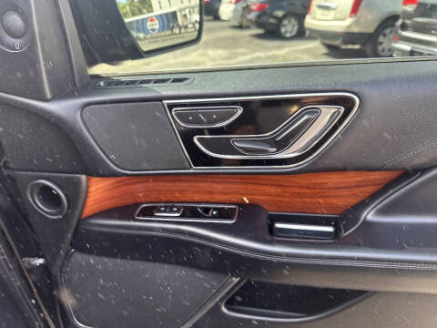 2018 Lincoln Navigator Select