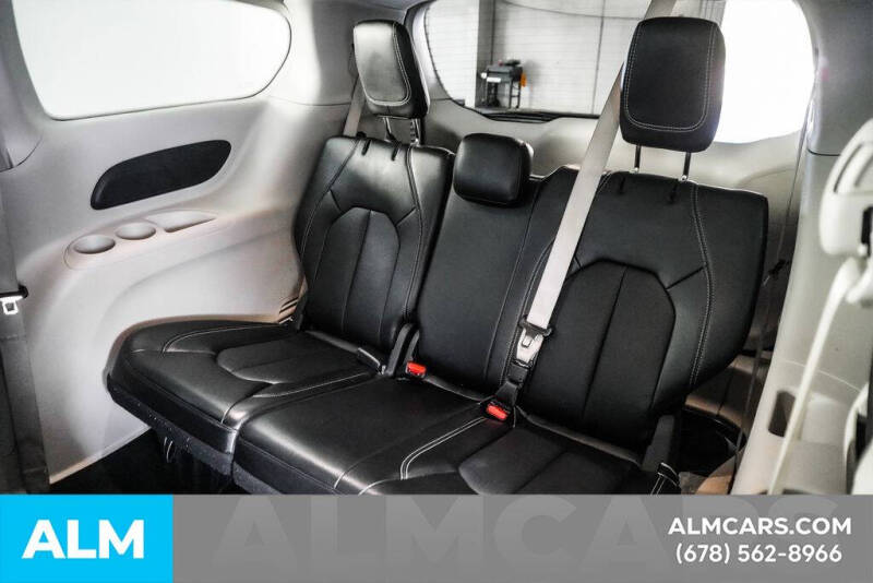 2024 Chrysler Pacifica Plug-In Hybrid Select