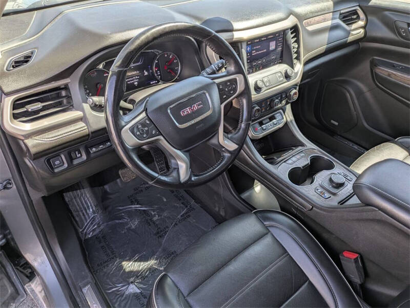 2022 GMC Acadia Denali