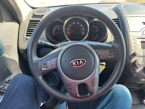 2011 Kia Soul +