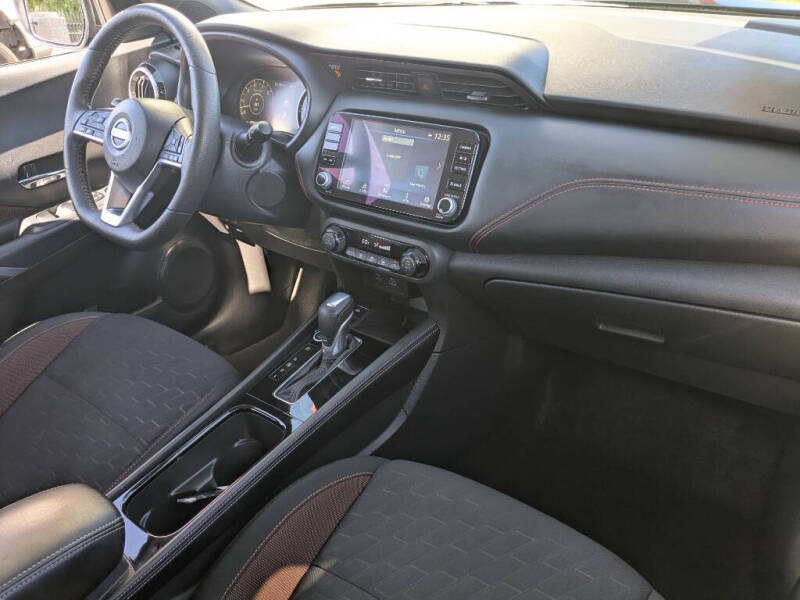 2024 Nissan Kicks SR