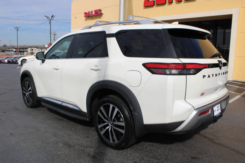 2023 Nissan Pathfinder Platinum