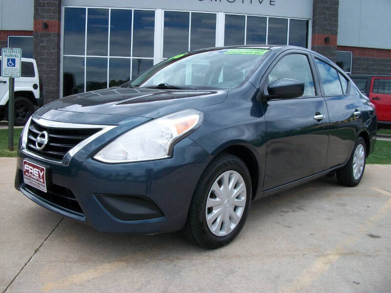 2016 Nissan Versa 1.6 SV