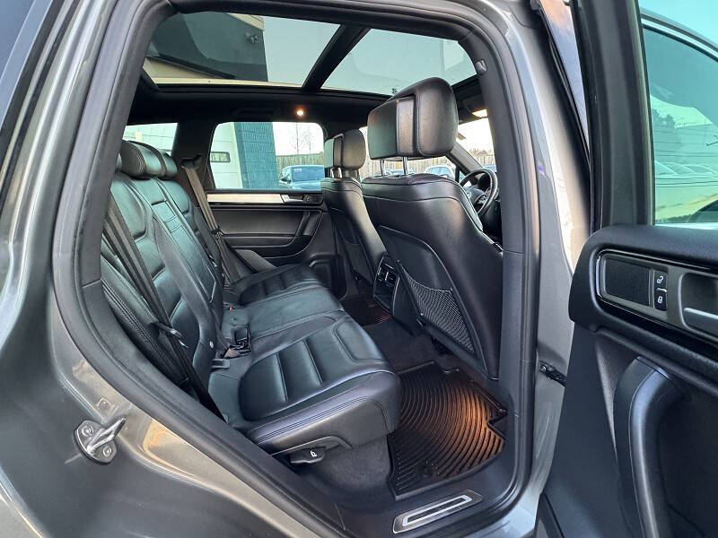 2014 Volkswagen Touareg V6 R-Line