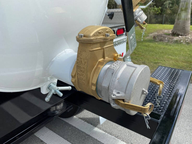 2015 Freightliner M2 106