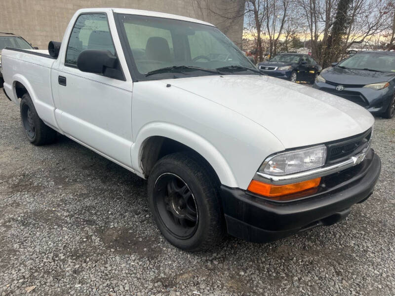 2003 Chevrolet S-10 Base photo 3