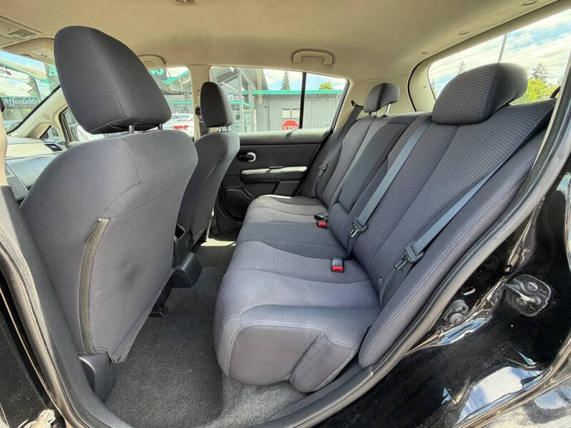 2009 Nissan Versa 1.8 S