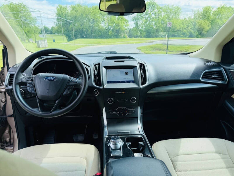 2020 Ford Edge SE