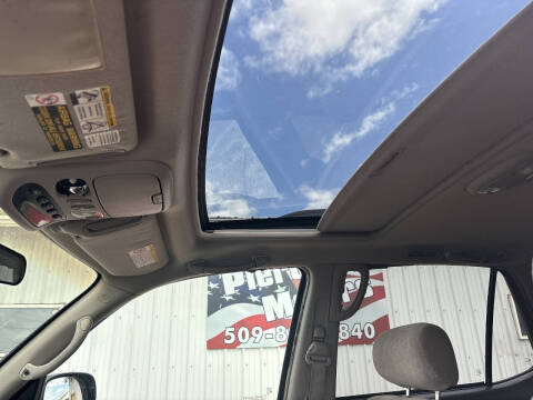 2002 Toyota Sequoia SR5