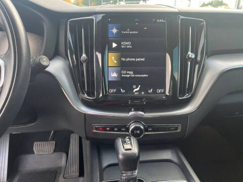 2018 Volvo XC60 T5 Momentum