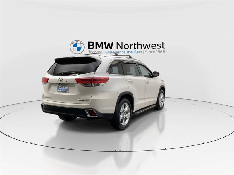 2017 Toyota Highlander