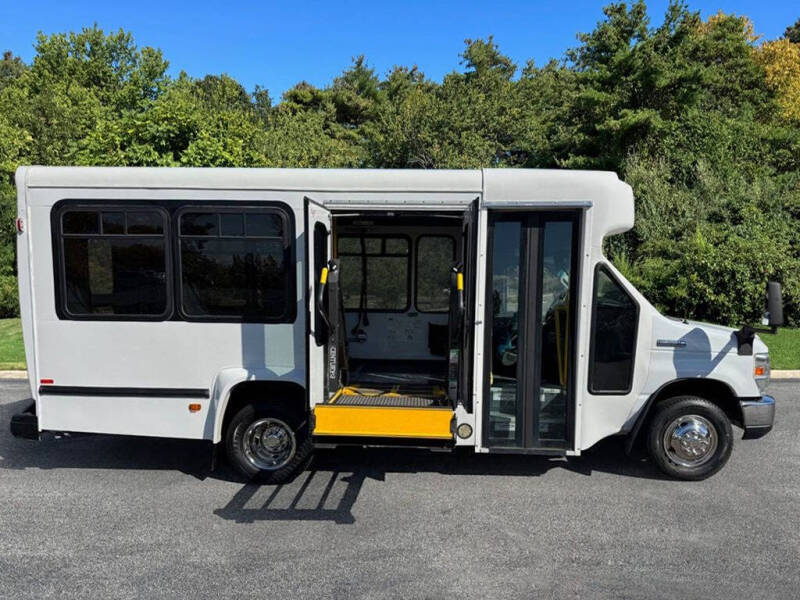 2013 Ford E-Series E-350 SD