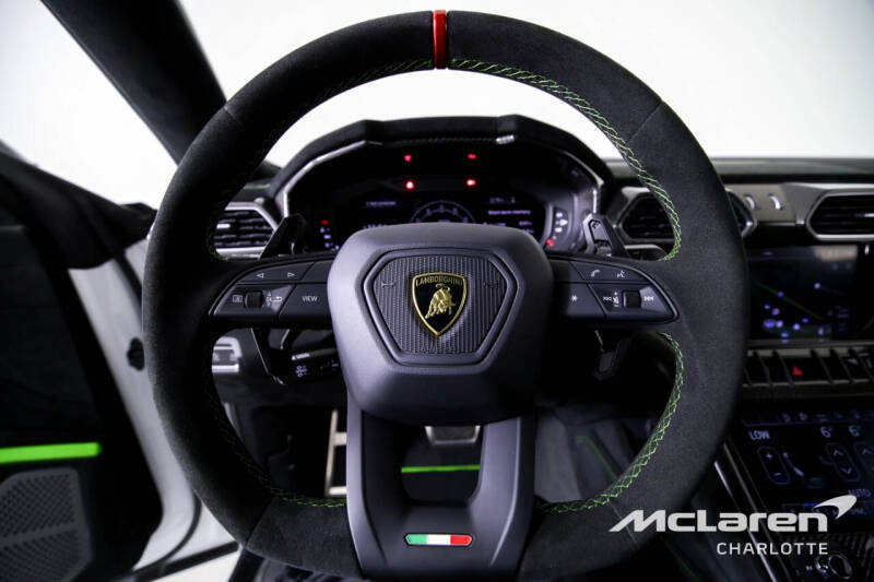 2023 Lamborghini Urus Performante